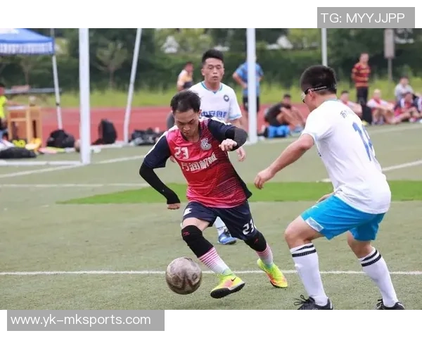 探索xjbt足球的魅力与激情，带你领略足球世界的无限可能与精彩瞬间